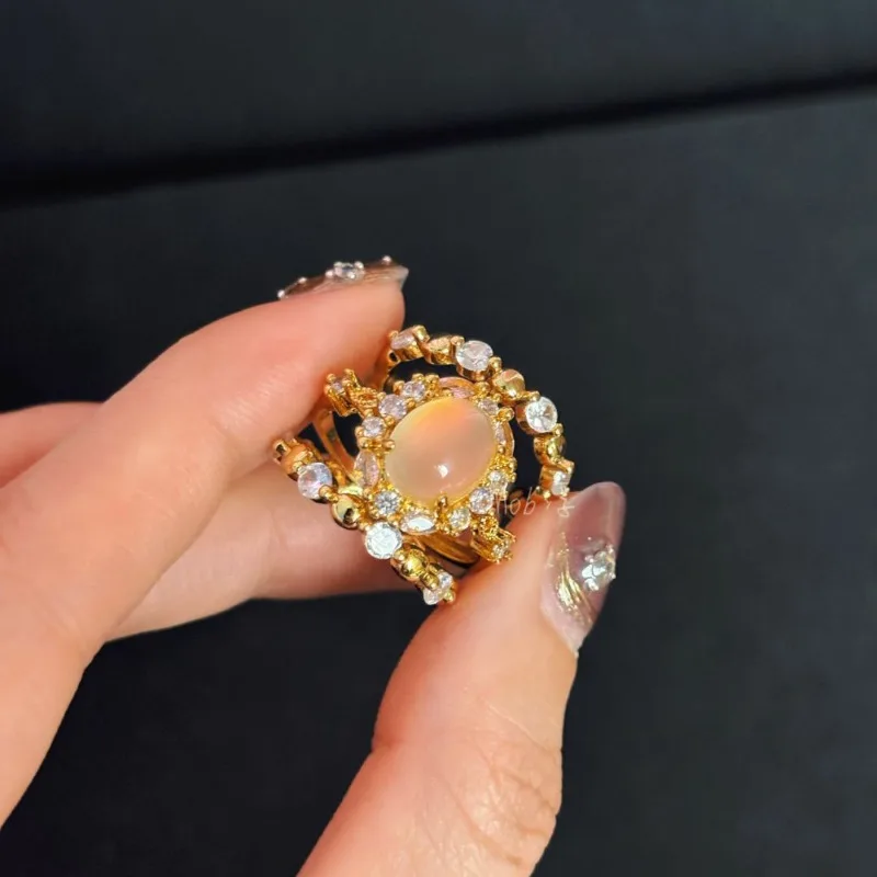 يتم ترصيع حلقة سطح البيض الأبيض فائقة اللطيفة من Yanyu مع هدية فاخرة رائعة قابلة للتعديل لصديقتك