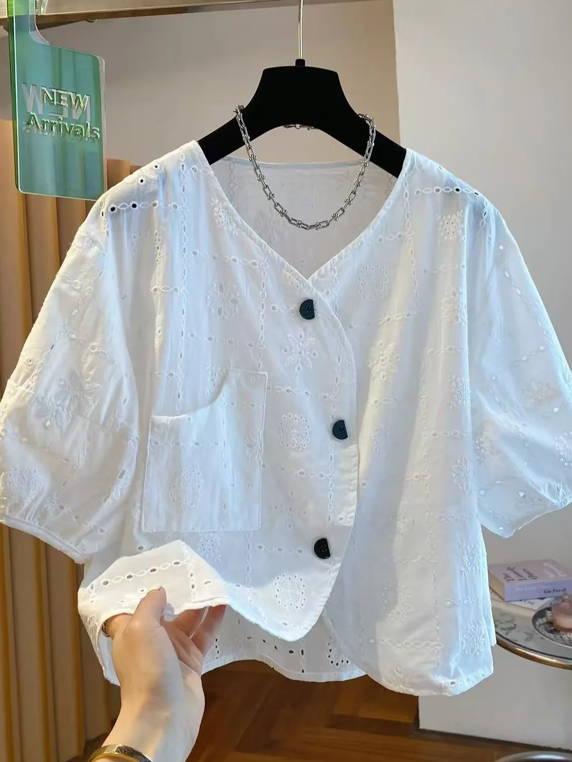 

Unique Beautiful Design Hollow out Embroidery Short Sleeve V-Neck Loose Women's Summer Shirt Small Size Top Korean Style Cott...