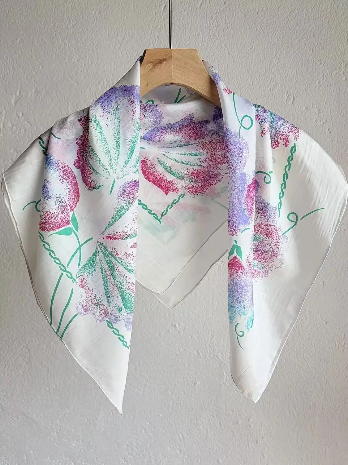 

2026 Women's Floral Print Silk Square Scarf, Pink Purple Watercolor Style Neck Scarf, Fashion Head Wrap for Daily Use