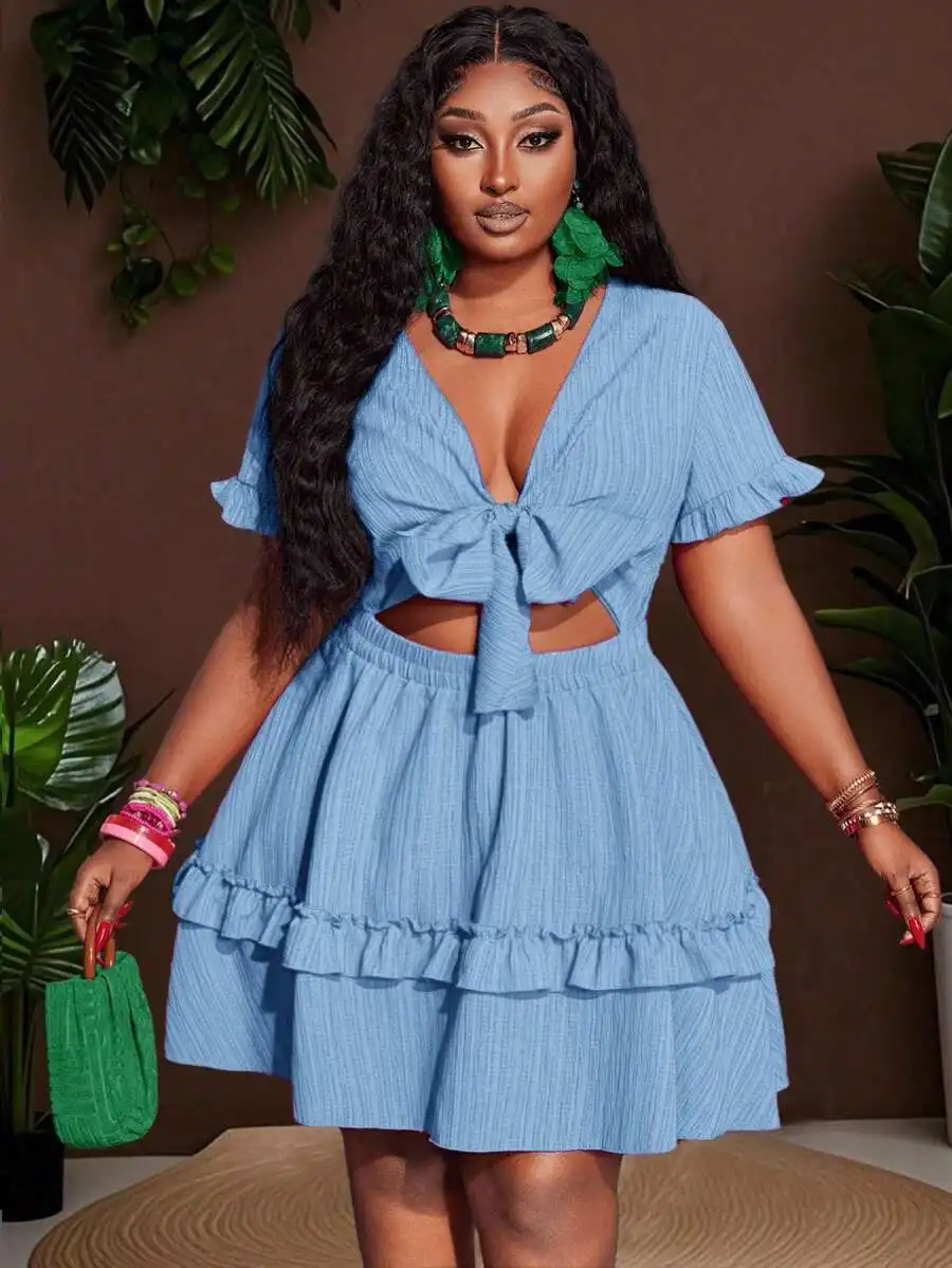 Minivestido azul con volantes, lazo en el pecho y detalle calado, corte en A, informal de verano