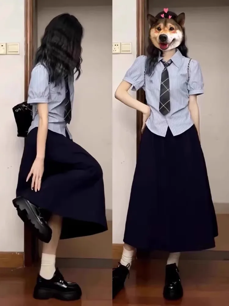 

Комплект женской одежды в студенческом стиле: модный летний костюм-двойка 2025 года с длинной юбкой, воротником и эффектом высокого качества, маленький размер