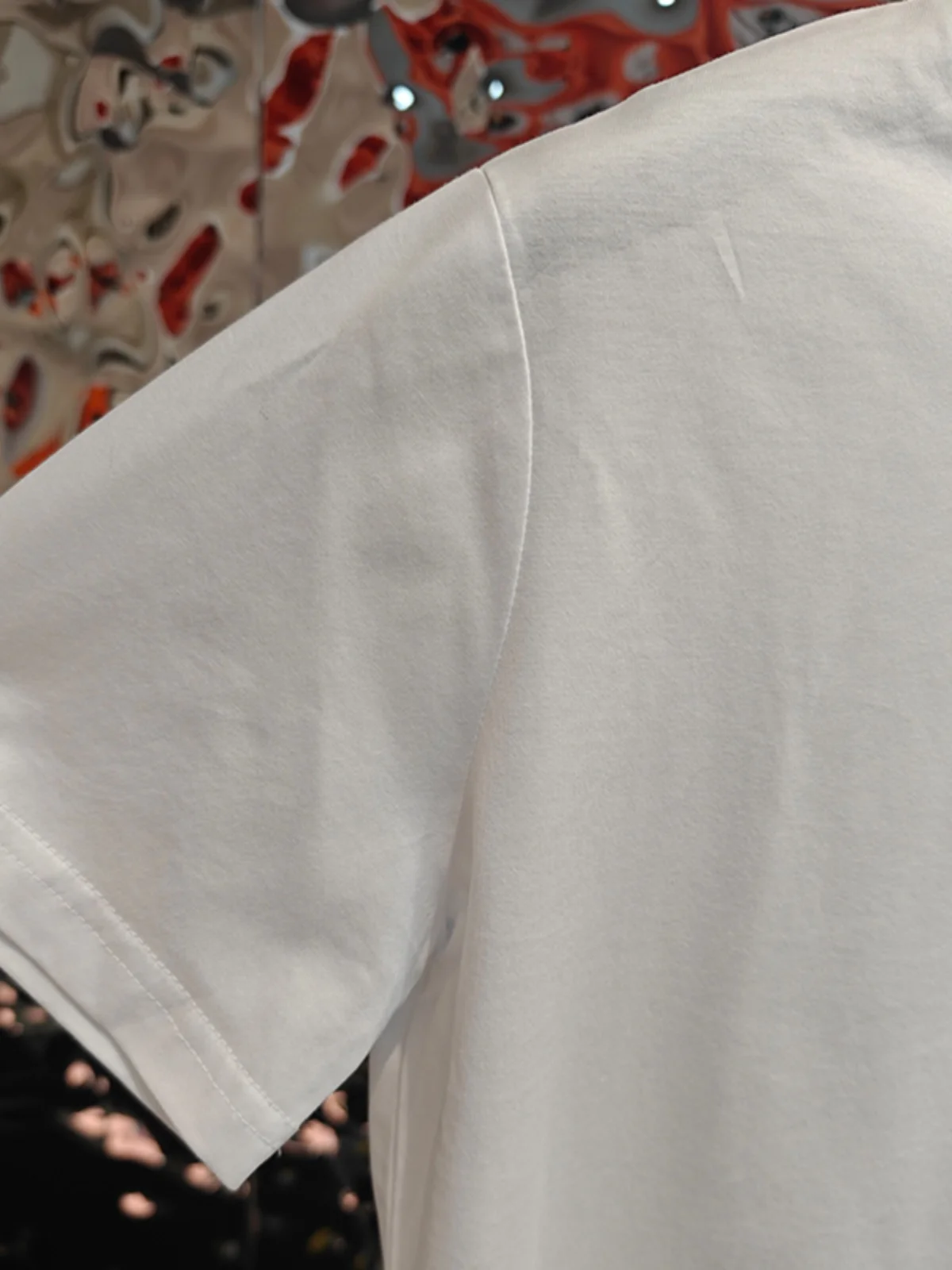 

Faionable White Casual Thin ort Sve round Ne Diamond Embedded T-irt Korean Sle Straight Cut Spring Summer Top