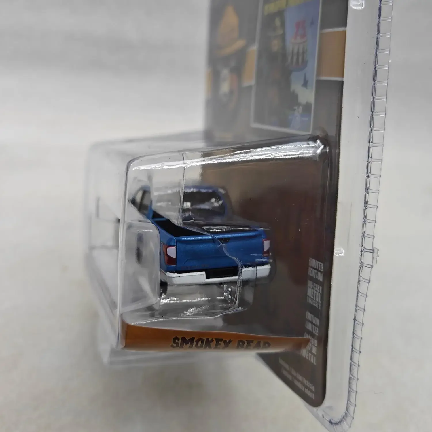 그린 라이트 1:64 스모크드 베어 시리즈 4-2019 닛산 타이탄 XD 프로-4X 자동차 모델 합금 모델 수집품 어린이 장난감 선물 합금 C