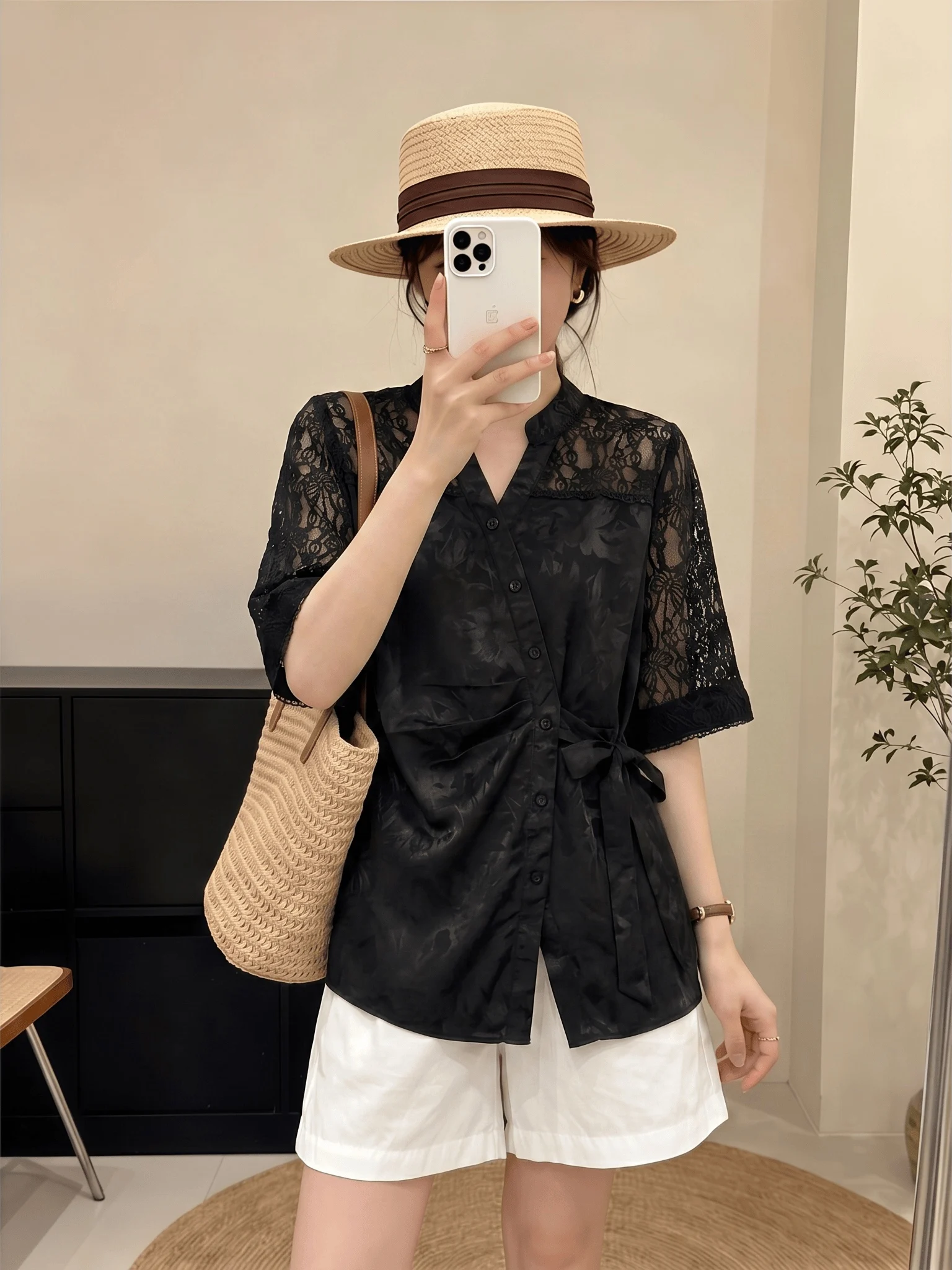 

Elegant Black Lace Hollow V-neck Shoulder Shirt Women's plus Size Summer New Style Waist-cinching Top Korean Style Commute Wind