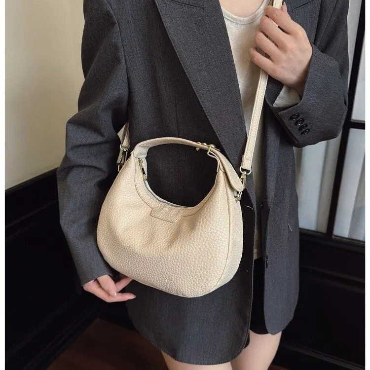 

2025 Autumn 2282 Shoulder Bag Fashionable Versatile New Zipper Buckle Sewing Line Crescent Bag Diagonal Span Handbag