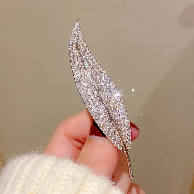 Shiny Leaf Brooches for Women Luxury Jewelry Cubic Zirconia Fashion Siliver Golden Brooch for Man Suit Anniversary Gift Wife