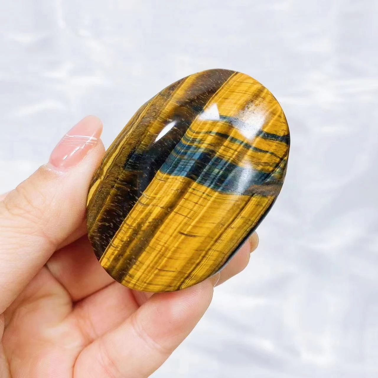 

Natural Tiger Eye Stone Crystal Pocket Palm Stone Energy Gemstone Reiki Healing Gift Mineral message tool Home Decor