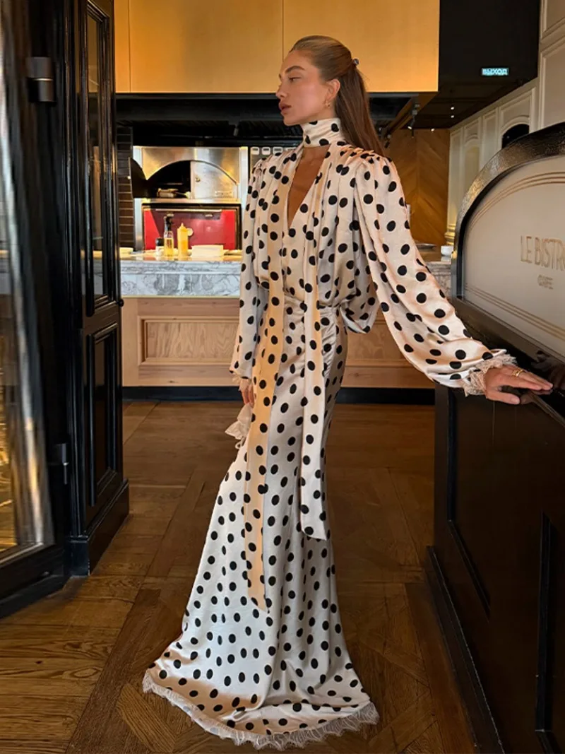 FRAYA LAB Neues Elegantes Satin-Maxikleid mit Polka Dots für Damen, V-Ausschnitt mit Band, Lange Ärmel, Taillierter Rock, Abendkleid für Partys