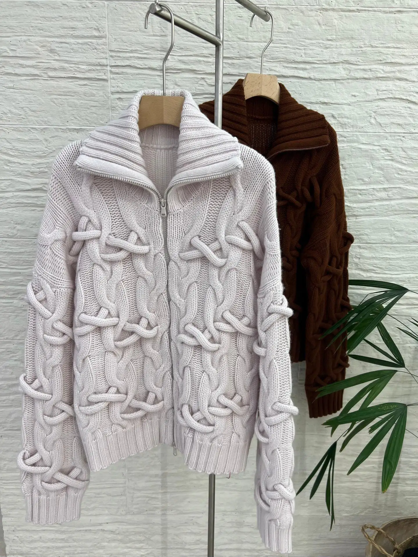 

Women's luxurious cashmere wool knitted lapel neckline design cardigan jacket