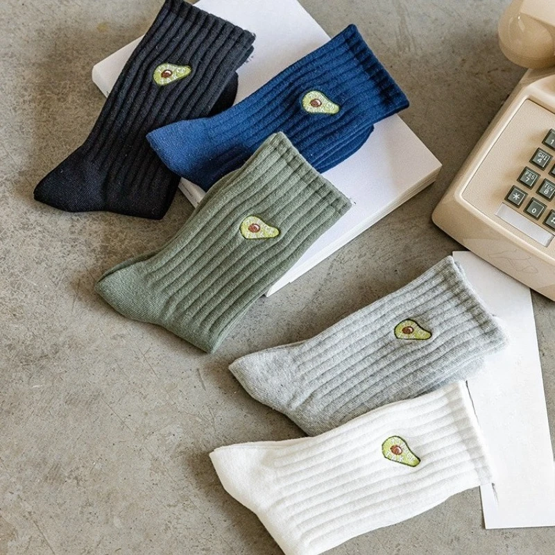 5 Paar Herren-Herbst-Winter-neue bestickte Avocado-Sportsocken, atmungsaktiv, einfach, bequem, lässig, Baumwollsocken