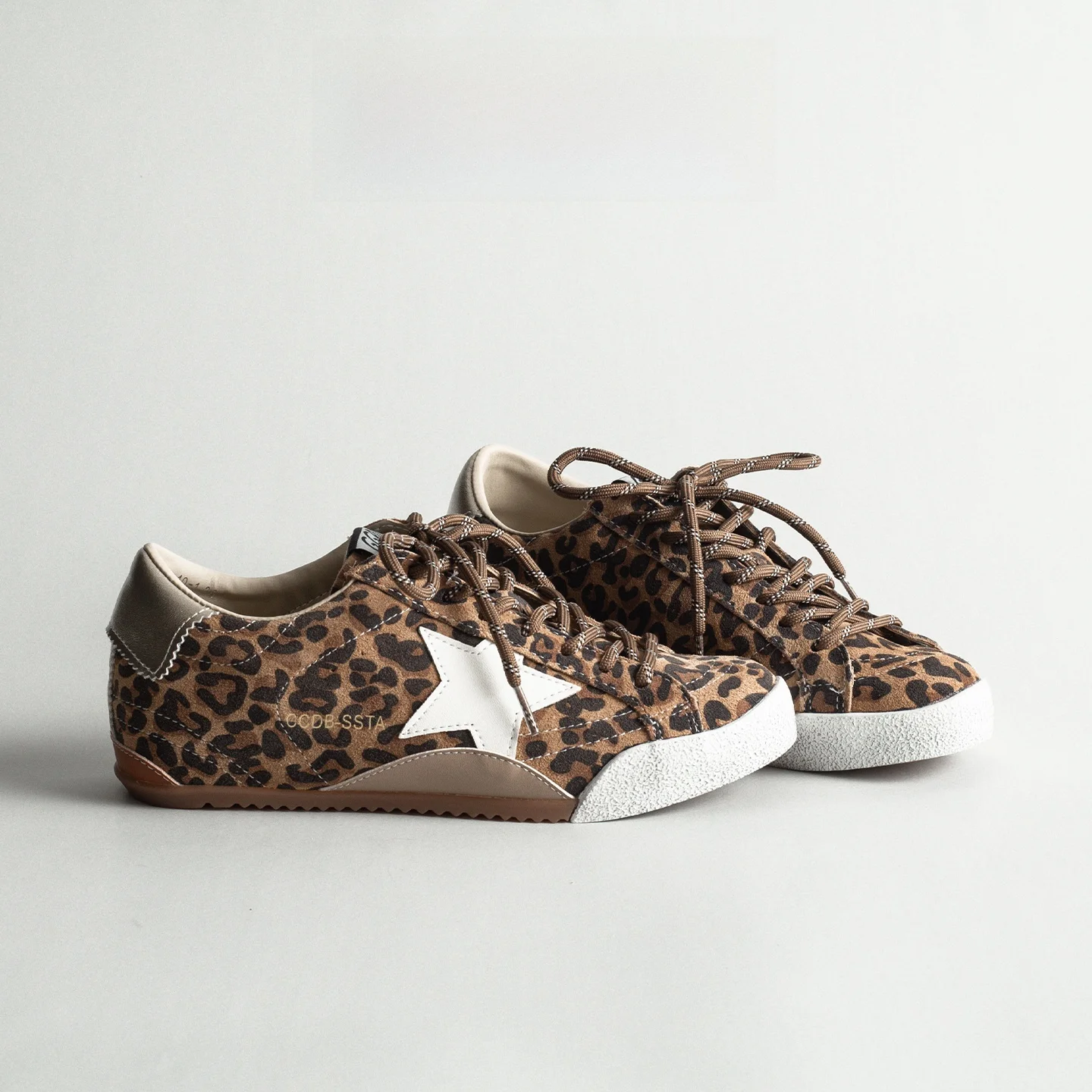 

Vintage Star Embossed Leather Shoelace Women's 2026 New Style Versatile Color Block Fashion Casual Shoes Retro Sneakers