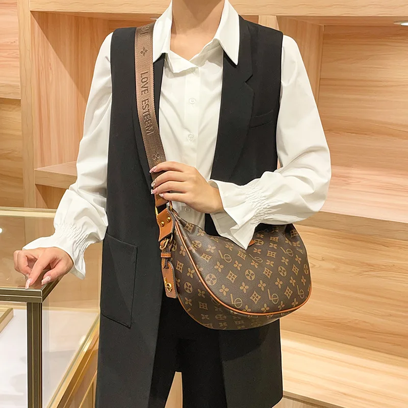 elegant-vintage-diaper-bag-women's-luxury-crossbody-handbag-minimalist-designer-tote-leather-for-shopping-and-leisure