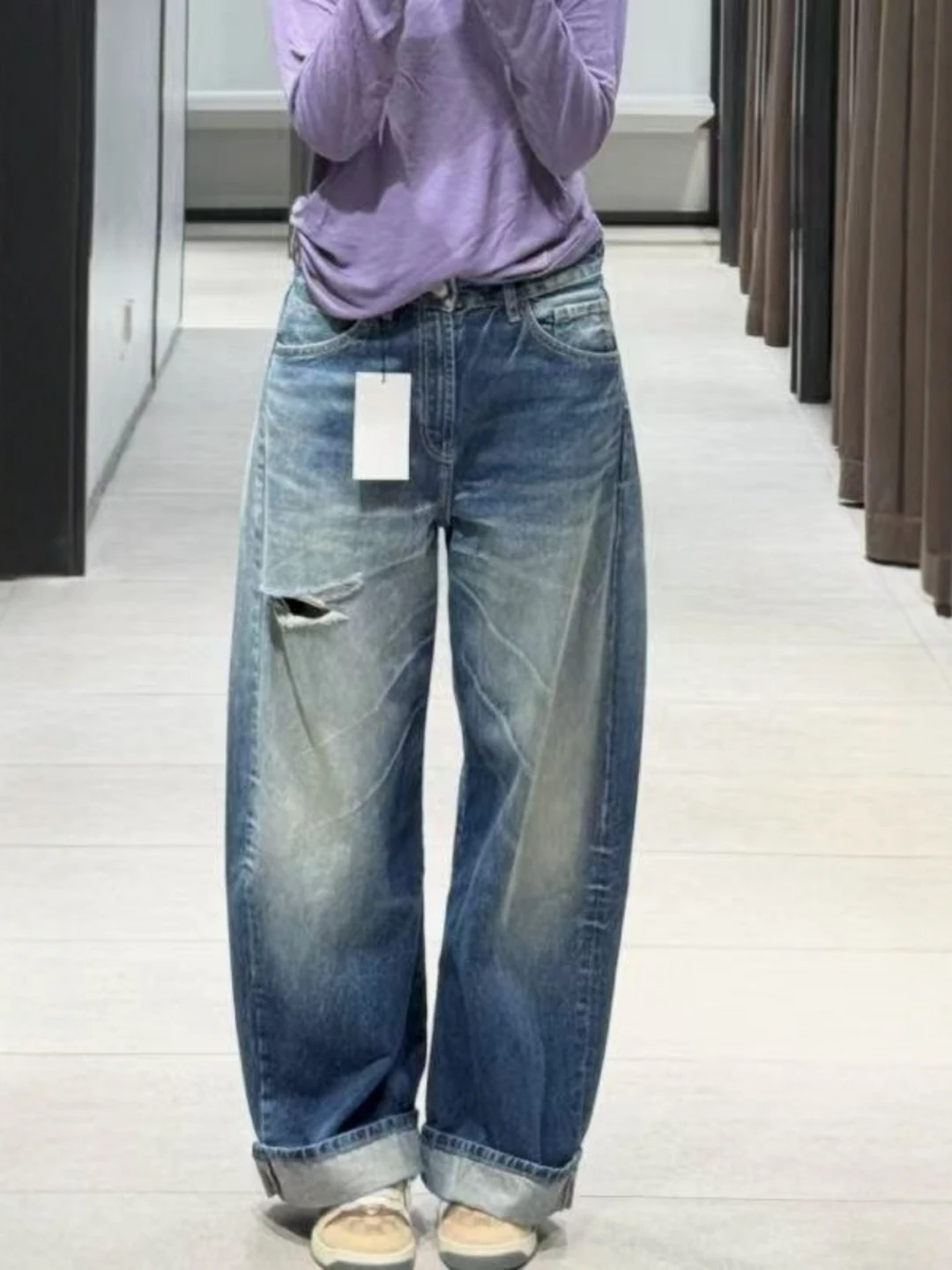 Casual Loose Women's Jeans Color Fixing Process Cuffed Hem Hole Design Comfortable Fit Natural Waist Zipper Closure