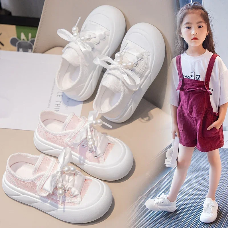 Zapatos versátiles de lona con perlas para niñas, zapatillas informales de encaje transpirable, suelas suaves bajas, zapatos de tablero para niños