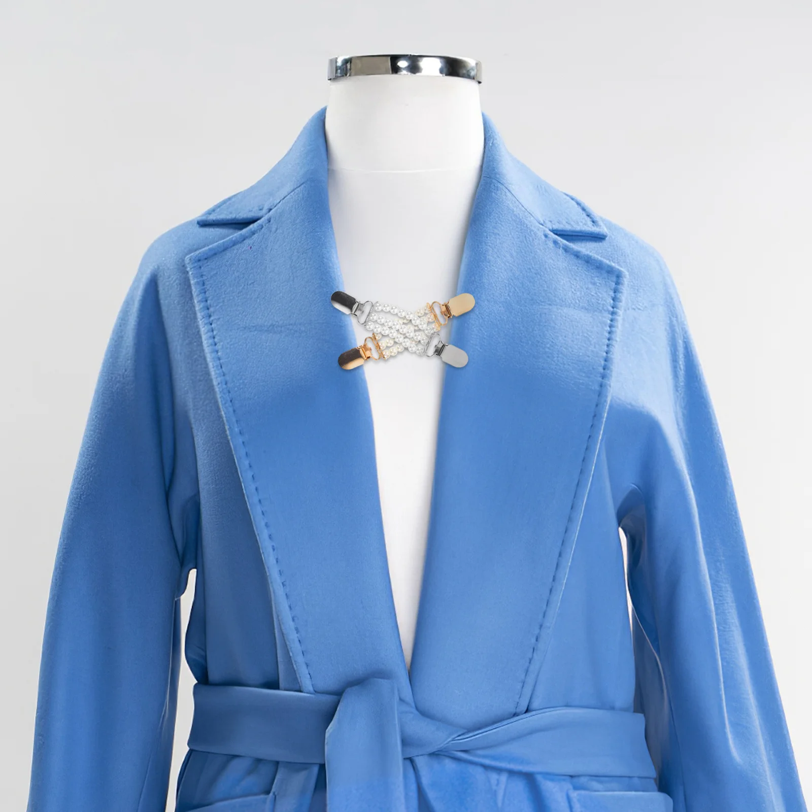 

4Pcs Pearl Rhinestone Sweater Shawl Clips Vintage Cardigan Collar Brooch for Dresses Scarves Women Scarf Accessories