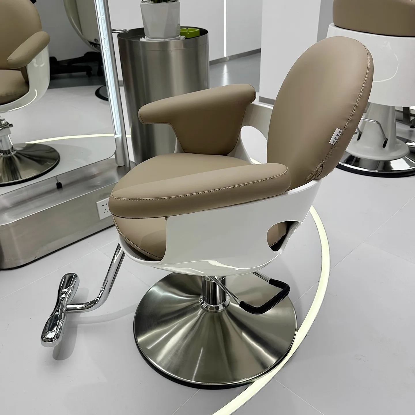 Fashion Advanced Barber Shop Special Chair Light luxury Simplicity Design Haircut Hair Dyeing Rotation Lifting lowering Chair