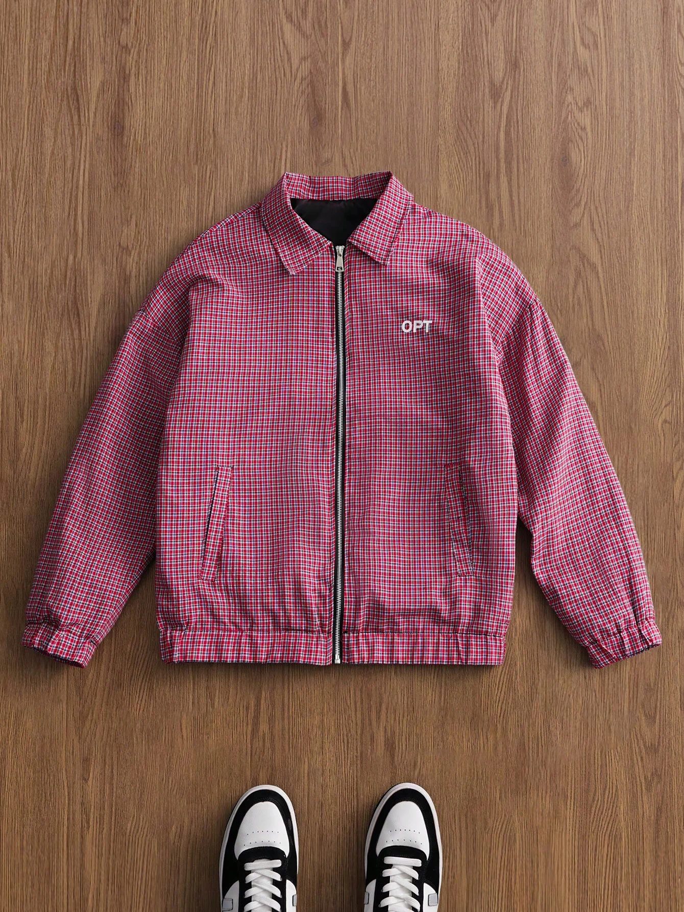 Herren-Frühlings- und Herbstjacke mit Karomuster und Reverskragen, lockerer Passform, überschnittenen Schultern, kurzem Reißverschluss, Retro-Karomuster mit Futter, elastischem Saum, in mehreren Farben erhältlich, vielseitiges Oberteil für den täglichen Gebrauch, Pendeln und Freizeitausflüge. – Detail 3