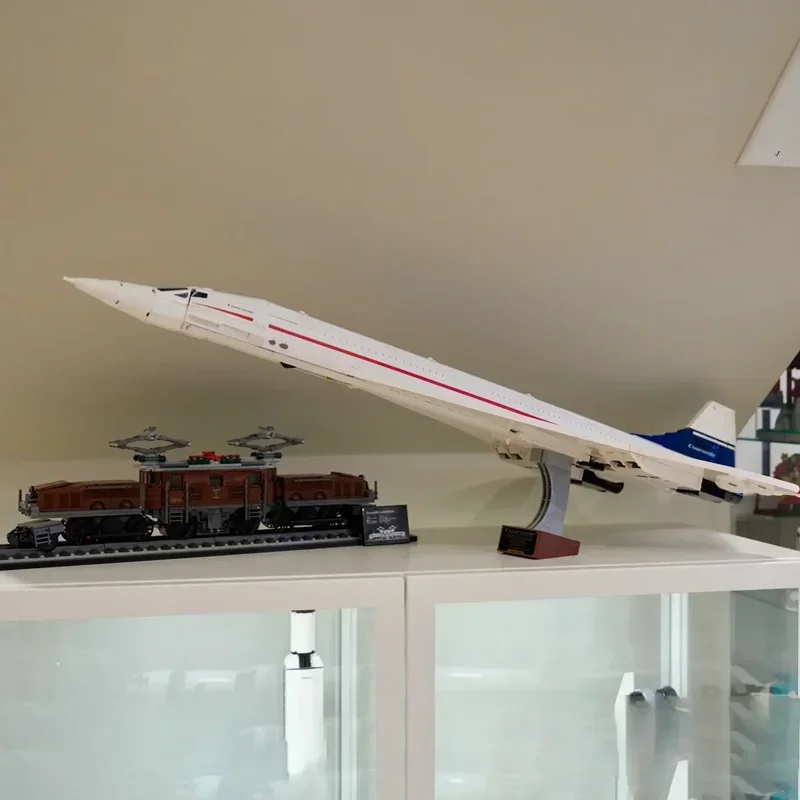 

Набор для сборки самолета Airbus Concorde, 2083 детали, первый в мире сверхзвуковой пассажирский самолет, авиационные космические блоки 10318, конструктор, игрушки, подарки для детей