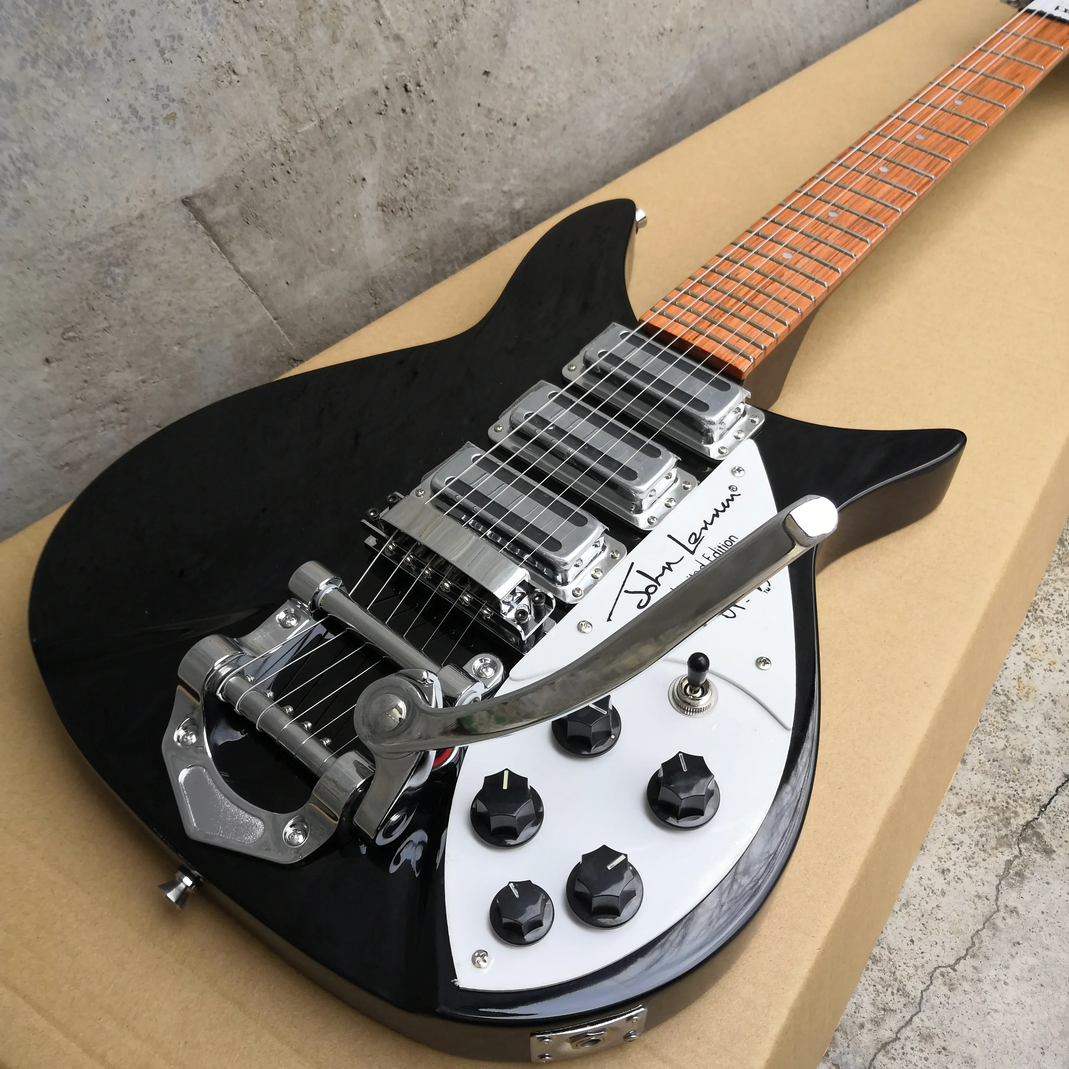 527mm Short Scale Length  325 Jetglo 6 String Black Electric Guitar Bigs Tremolo Lacquer Gloss Paint Fingerboard