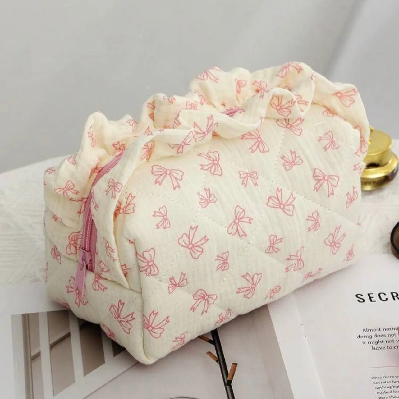 1Piece Cute and Sweet Bow Makeup Bag, Spot Lace, Toilet and Storage Bag, Desktop Sorting Mouth Red Envelope