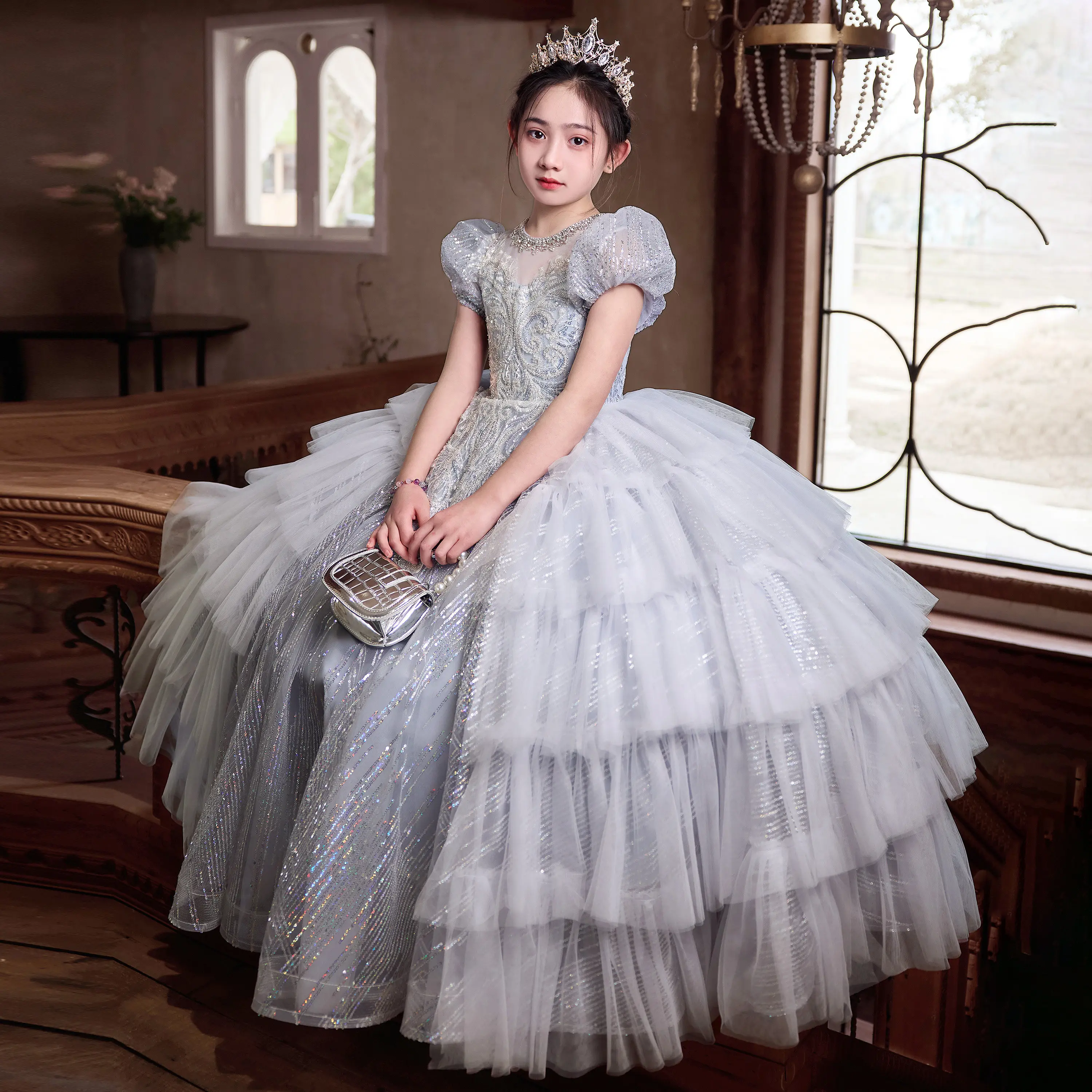 

L&P DQL Studio Silver Gray Flower Girls Dress PrincessCrew Short Sleeves Ball Gown Girls Party Dress Shining Beaded with Crystal