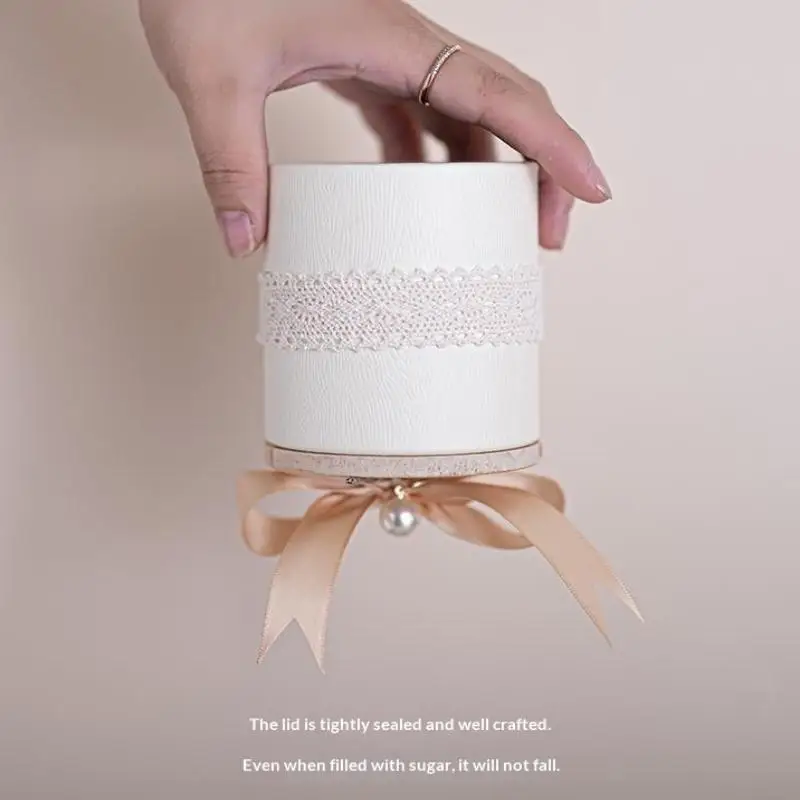 

Элегантная подарочная коробка из премиальной бумаги для свадебных сувениров, дней рождения, праздников и торжеств