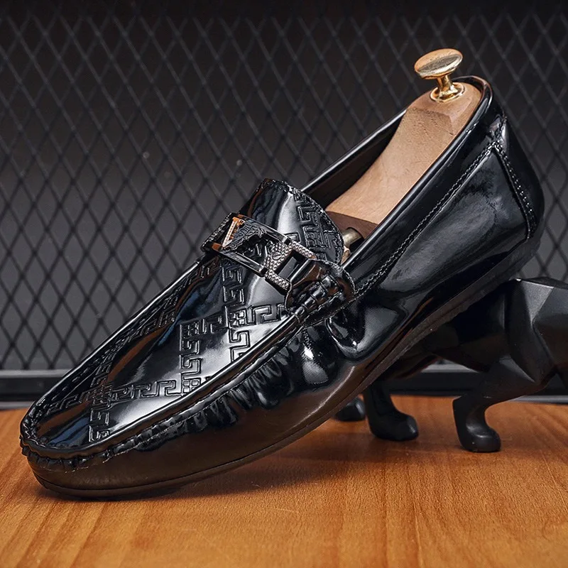

versa loafers men designer patent leather casual shoes black luxury loafers for driving slip on shoes man zapatos para hombre