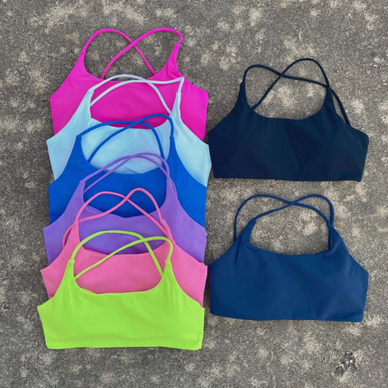 Biustonosz sportowy z paskami krzyżowymi Kobiety Siłownia Wysokie wsparcie Bralette Fitness Joga Trening Crop Top Kamizelka Push Up Bieganie Obcisła