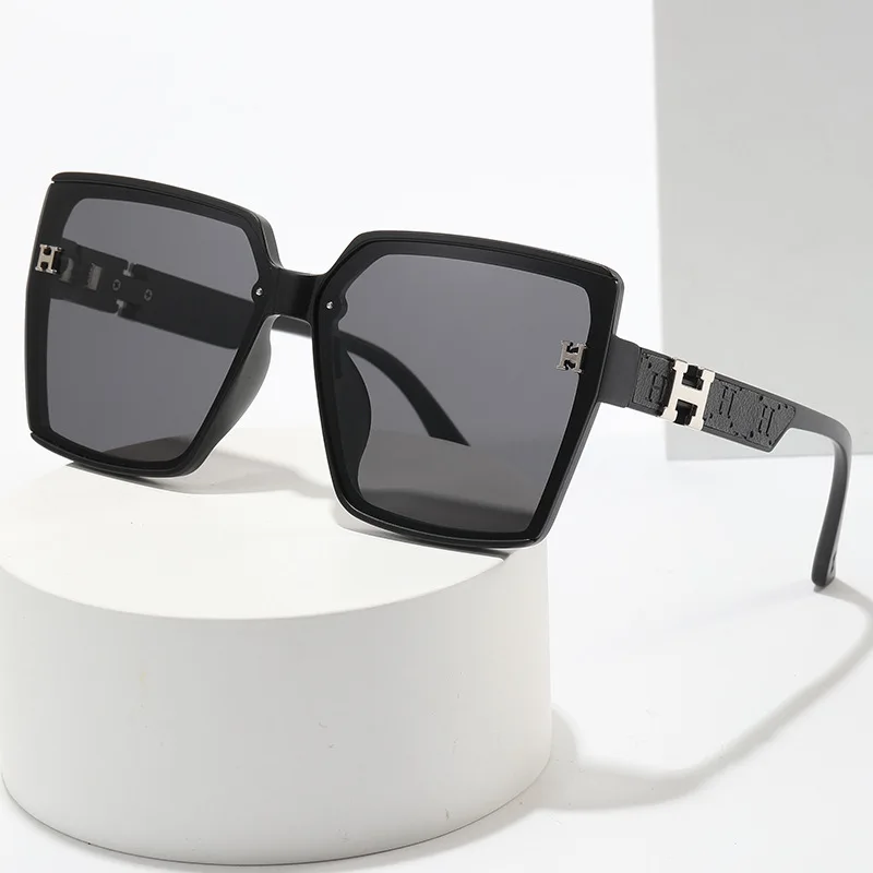 

​​2025 Square Polarized Sunglasses Women, UV400 Y2K Retro Luxury Driving Fashion Oversized Unisex Face Slimming​​