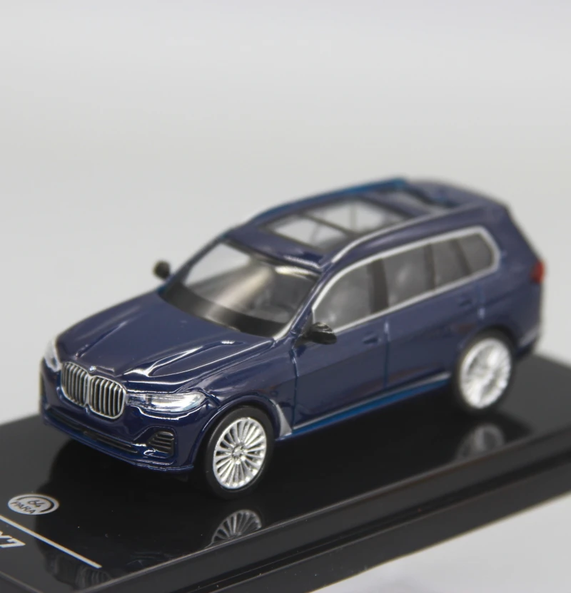 PARA64 1:64  BMW X7 blue Limited collection of die-casting alloy car models