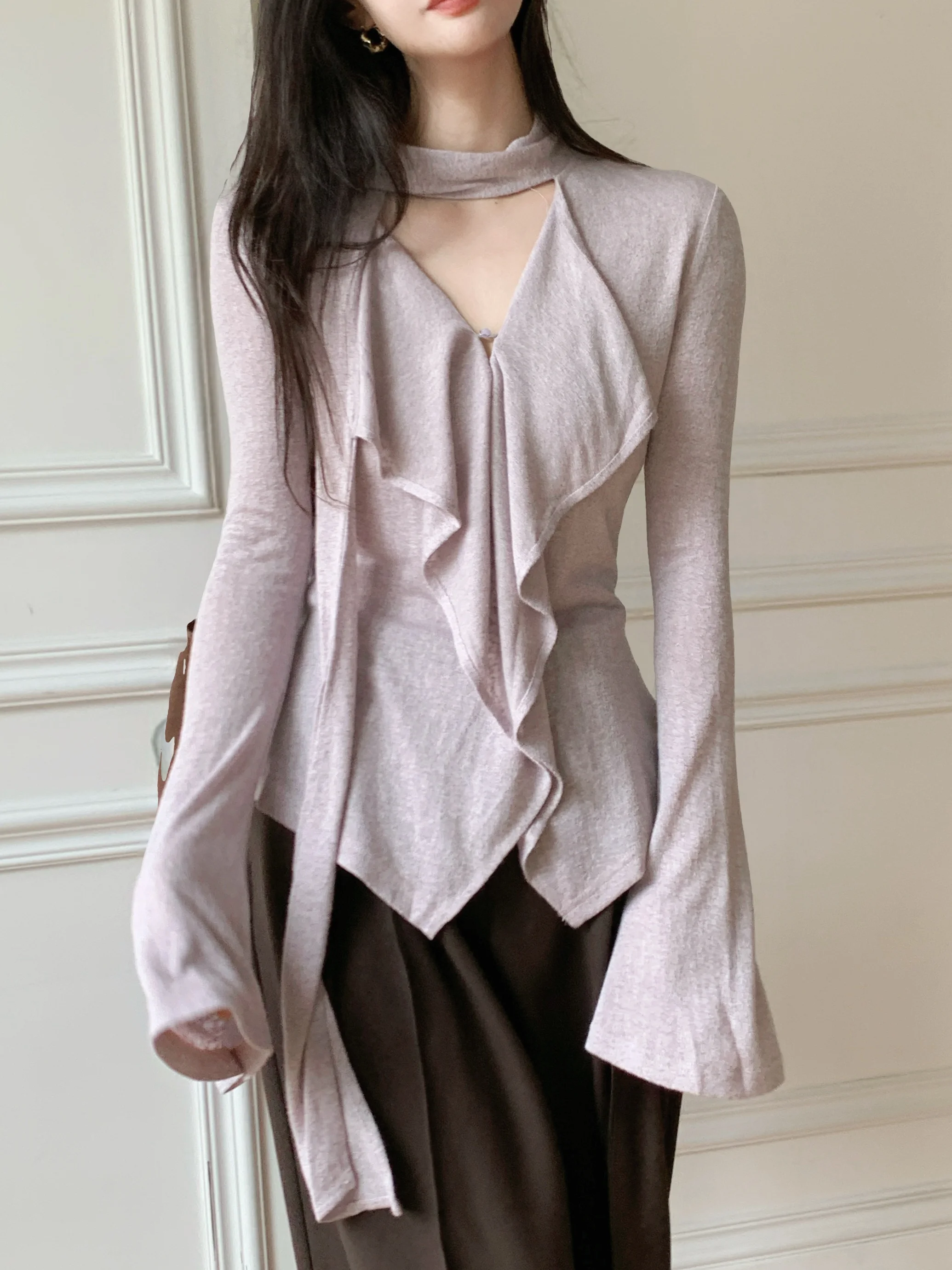 

Новинка осени 2025: Модный женский фиолетовый вязаный домашний костюм SSSU с длинными рукавами и V-образным вырезом, мягкий и удобный...