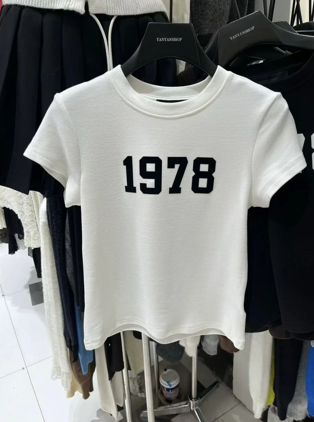 Korean Sle ort Sve Fce ort T-irt Women's Slim Fit Winter New Arrival Comfortable Soft Cotton round Ne Top