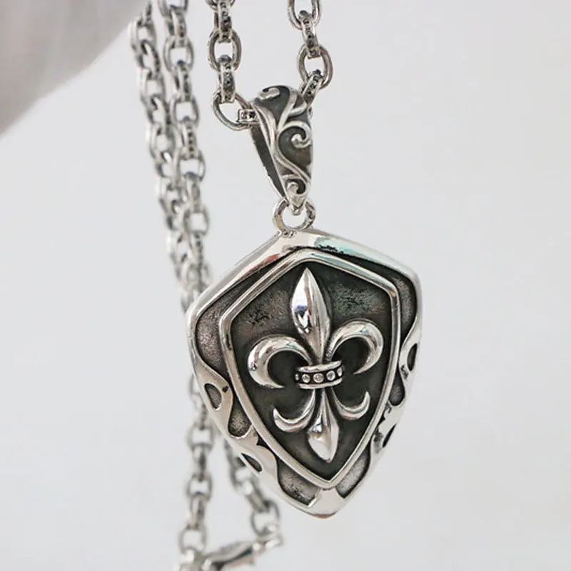 Euramerican punk pure silver children's military flower shield pendant necklace pendant for trendy men and women's sweaters chai