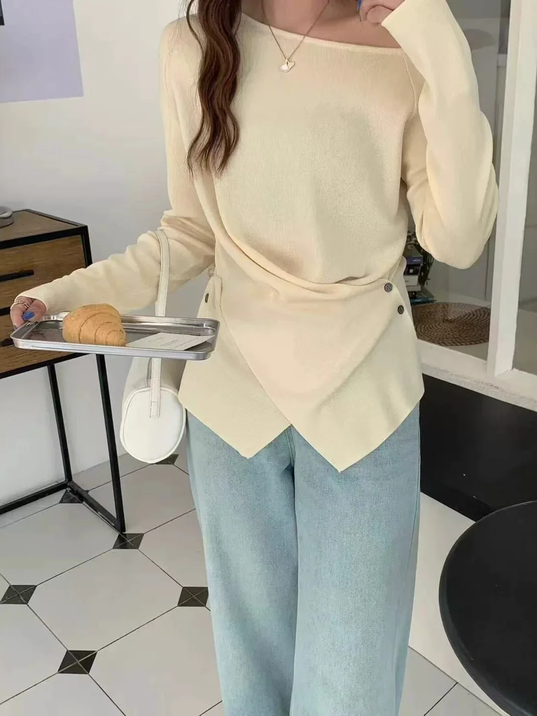 Slim Fit Long Sleeve Knitted Base Layer Women's Top Shoulder Bared Waist Cinched Design Autumn Fashion Casual Wear