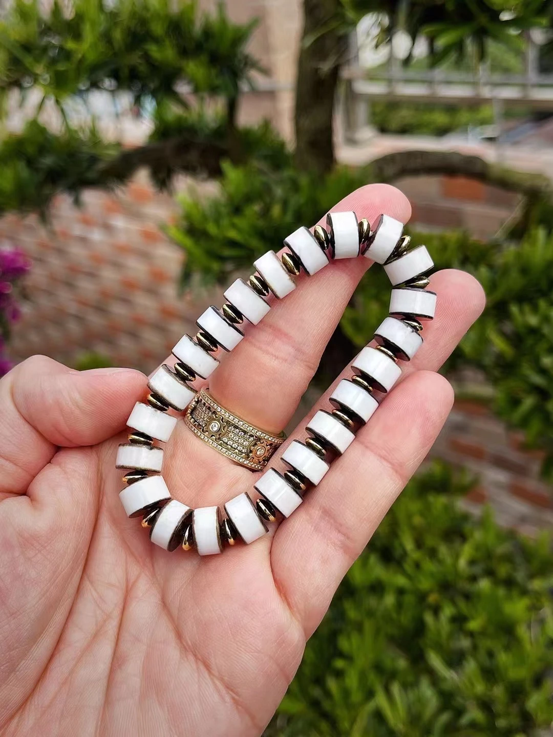 1pcs/lot Natural Old Agate Black White Ancient Chopped Beads Bracelet Ethnic style Old material Very beautiful Bead size 6*10mm