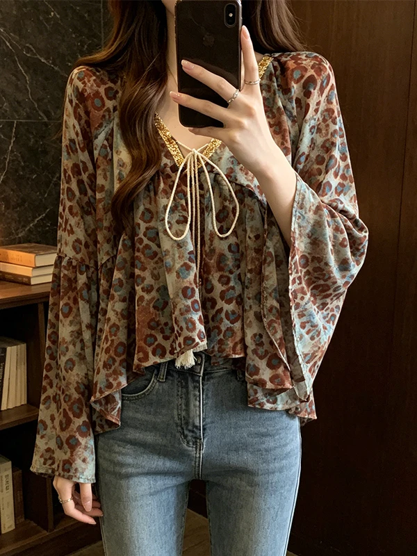 

plus Size Summer New Women's V-neck Glitter Chiffon Top Leopard Print Flared Sleeve Loose Fitting Shirt Korean Style Casual Wear