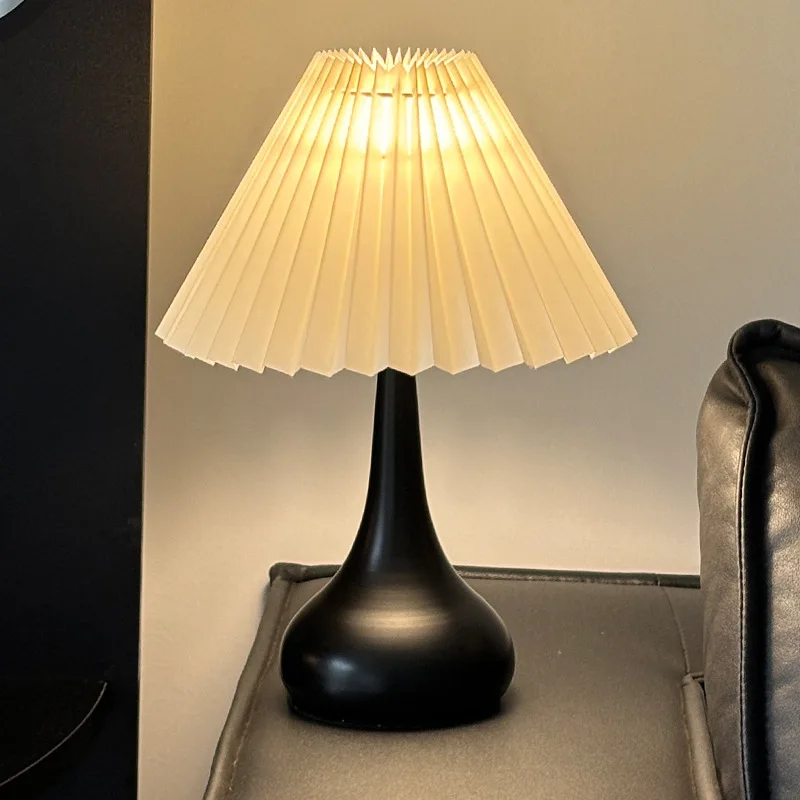 Creative Retro Pleated Atmosphere for Bedroom Headboard Small Night Light with Nordic Style Design Simple Desk Lamp