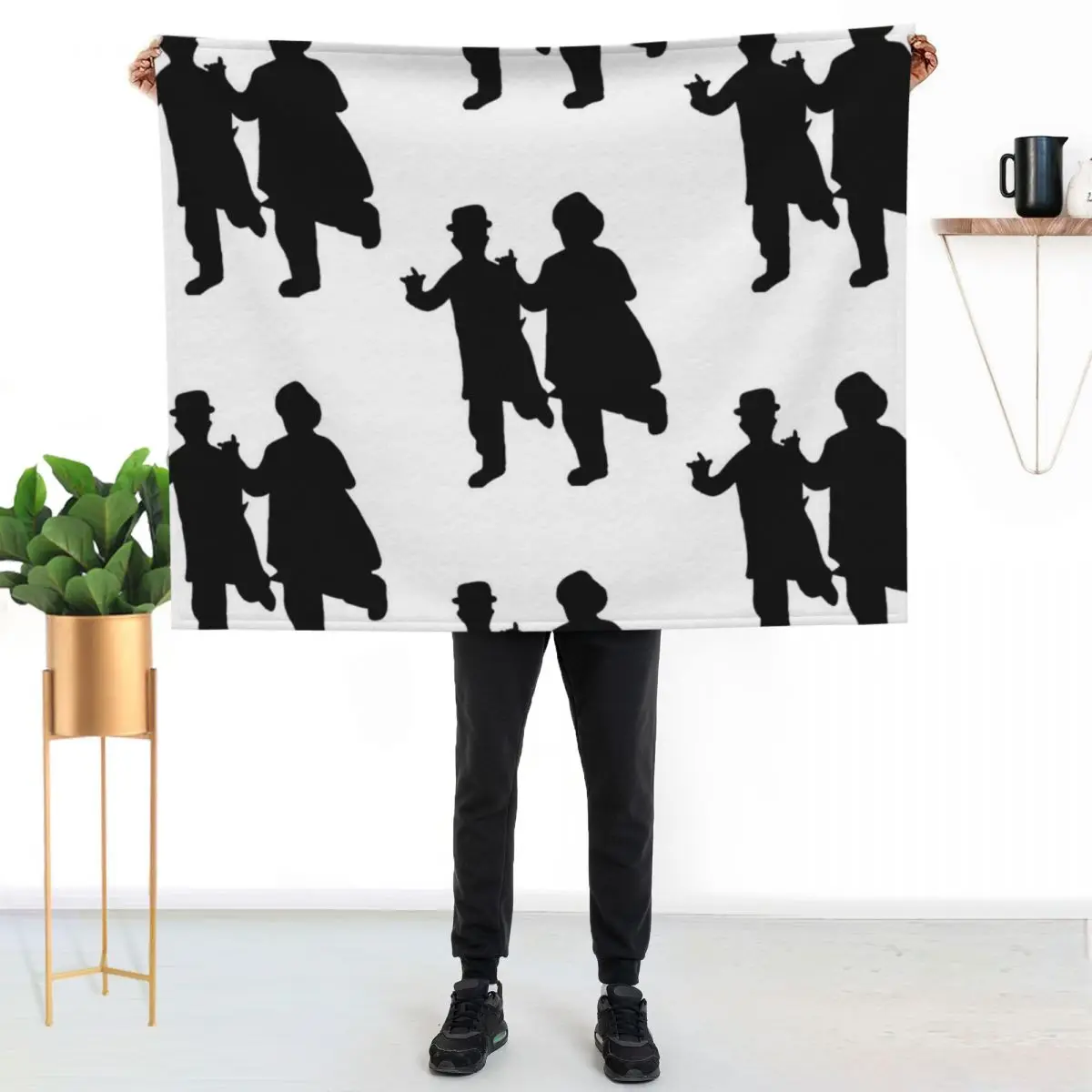

Laurel & Hardy Throw Blanket Breathable Lightweight Blanket for Adults Kids