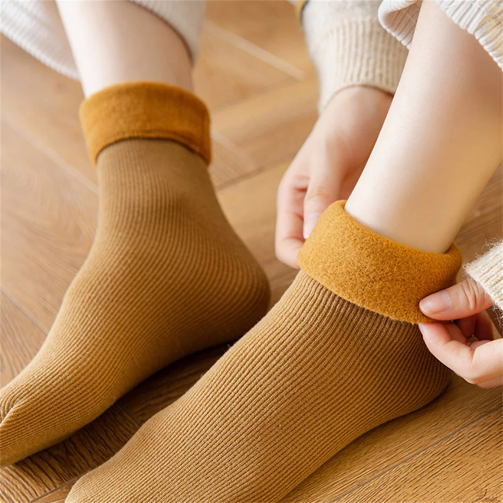 1 Pair Women's Cashmere Snow Socks Fall/Winter Plus Velvet Thick Sleep Warmth Soft Cotton Plush Floor Socks For Men And Women