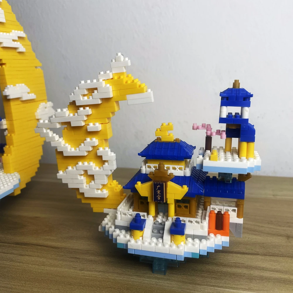 Moon Palace Assembly Building Blocks Toys Set: Elegant Chinese Architecture, Stylish Home Decor, Unique Gift for Collectors