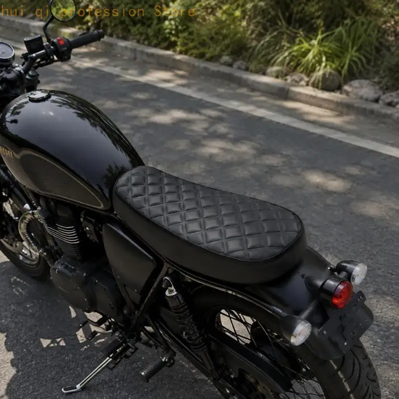 Gestepptes Motorrad-Ersatzsitzkissen mit genähtem Rand für Builds H8WE – Detail 9