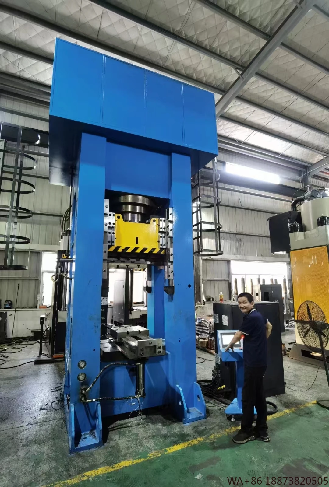 Forging Machinery AutoForge 1000T High-Performance Cold Forging Press for Automotive Components Durable Metal