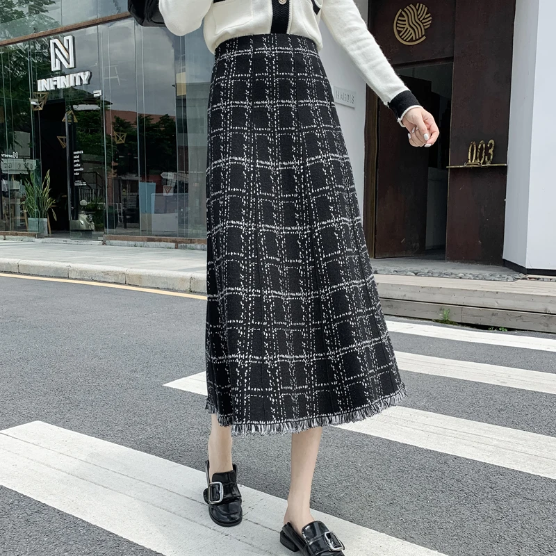 

2024 New Arrival Spring Autumn Women Casual Plaid Tassel Design Straight Skirt All-matched High Waist Mid-calf Skirts V208