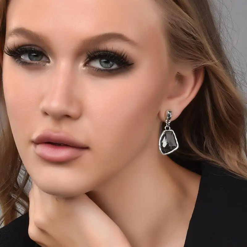 Minimalist Sparkling Black Rhinestone Drop Earrings Women Exquisite Geometric Pendant Earrings Jewelry Gifts view 3