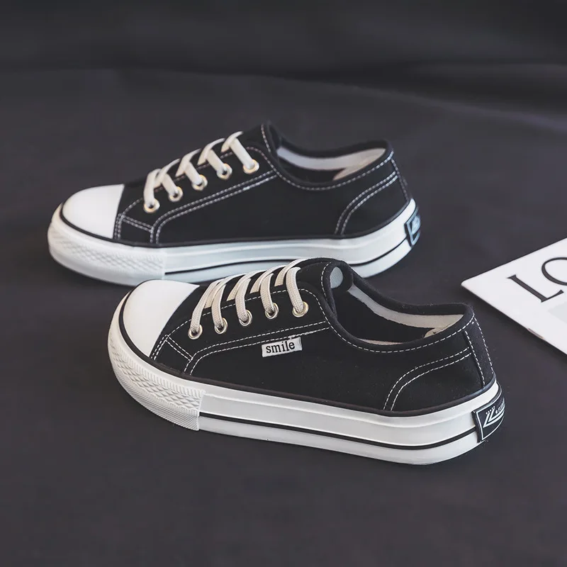 2026 Girls white Light brown SneakersDesigner Canvas Shoes Women Low Top Sneakers Wide Toe Lace Up Trainers Shoes  Comfortable