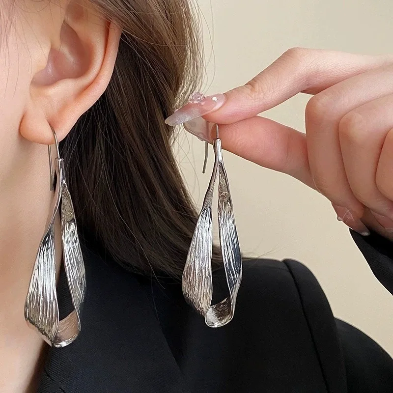 Exaggerated Metal Geometric Waterdrop Earrings Fashion Large Hollow Pendant Dangle Drop Earrings For Women Parrty Jewelry New