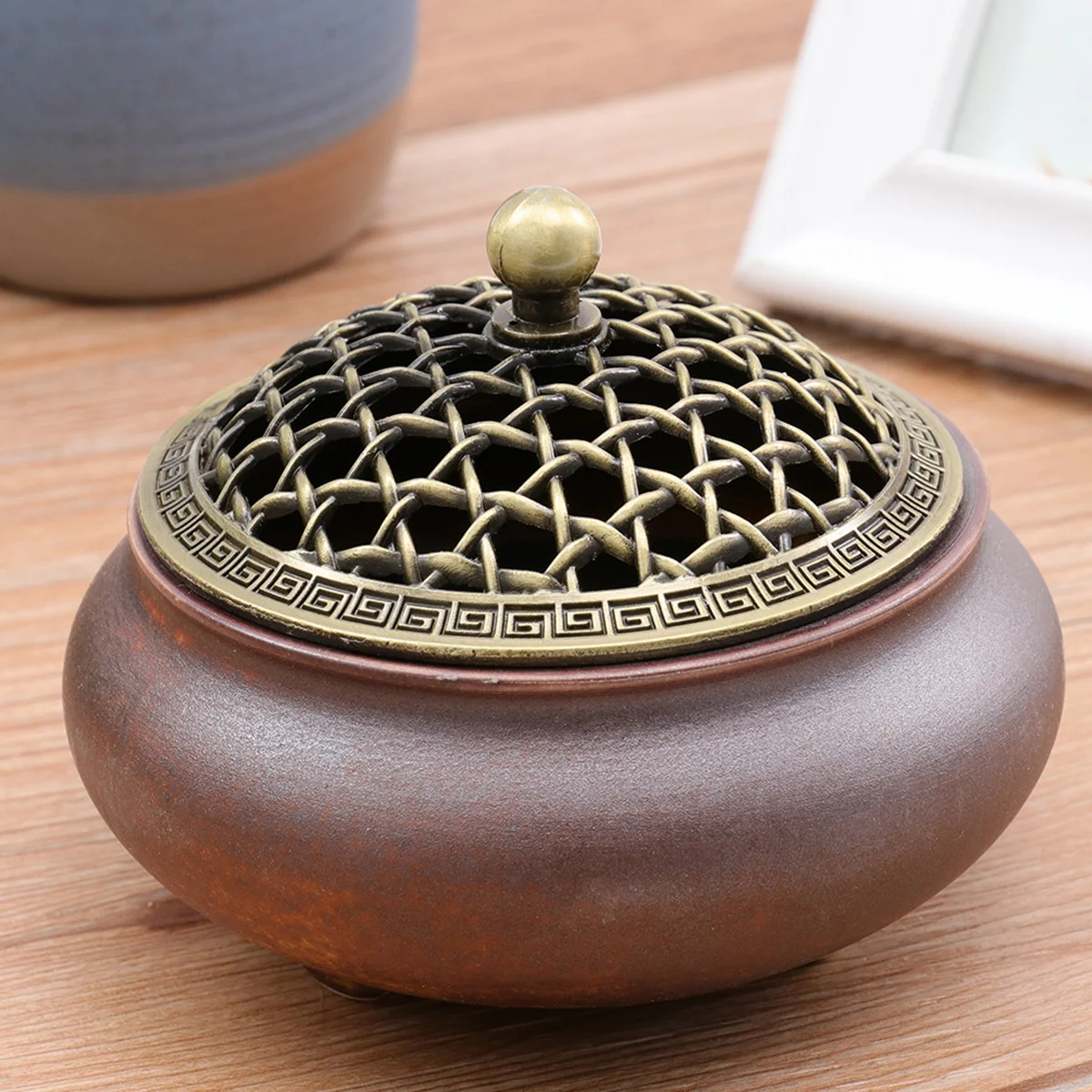 

Vintage Yellow Ceramic Incense Burner Compact Size for Bedroom Study Office Aromatherapy Tool Creative Desktop Decoration