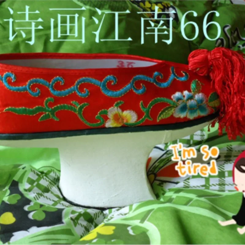 أحذية عالية الكعب بعلم وعاء الزهور زي قديم للنساء نمط سلالة تشينغ مطرزة من الأسفل