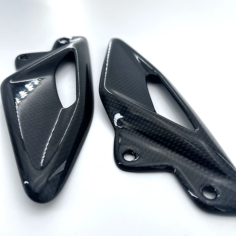 

For Triumph Street Triple 660 765 R RS 2016-2021 2022 2023 2024 Carbon Fiber Motorcycle Accessories Heel Guard Plates Foot Rests