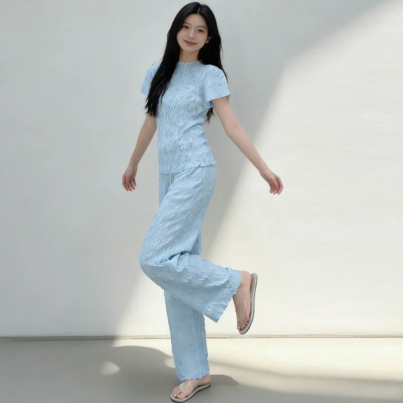 

Костюм женский Miyake: плиссированная футболка с коротким рукавом и прямые брюки, лето 2026, новинка, повседневный, свободный крой, эластичный, 2 предмета